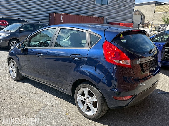 Ford Fiesta 2 of 5