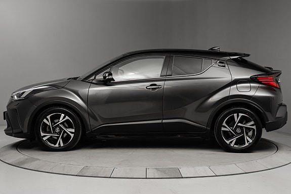 Toyota C-HR 2 of 30