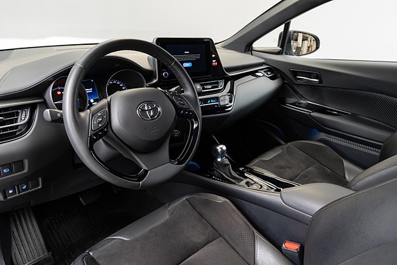 Toyota C-HR 12 of 30