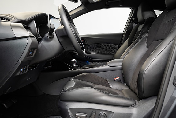 Toyota C-HR 14 of 30