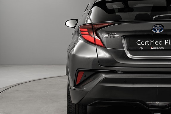 Toyota C-HR 7 of 30