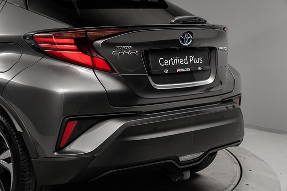 Toyota C-HR 8 of 30