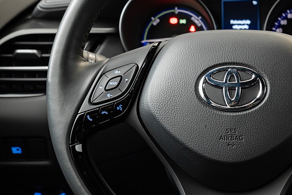 Toyota C-HR 25 of 30