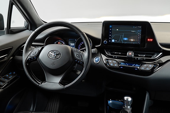 Toyota C-HR 23 of 30