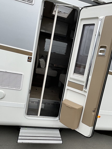 Laika Ecovip H4109 // NESTEN NY, FULLT UTRUSTET OG KLAR FOR TUR! 3 of 5