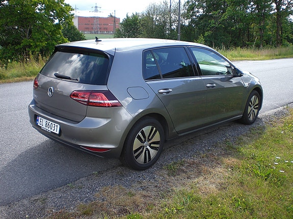 Volkswagen e-Golf VII 6 of 19