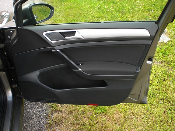 Volkswagen e-Golf VII 19 of 19