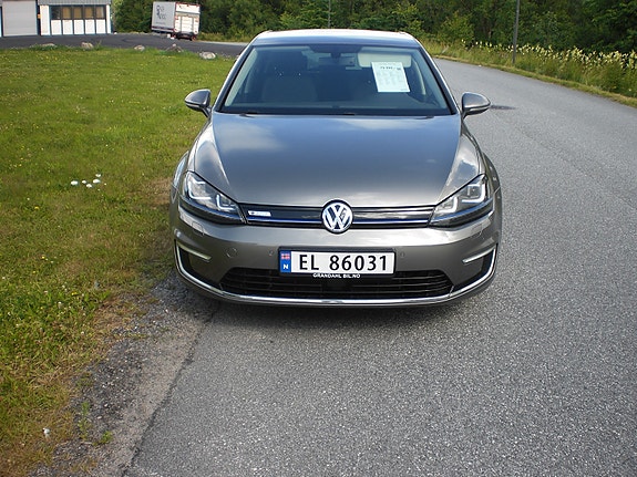 Volkswagen e-Golf VII 3 of 19