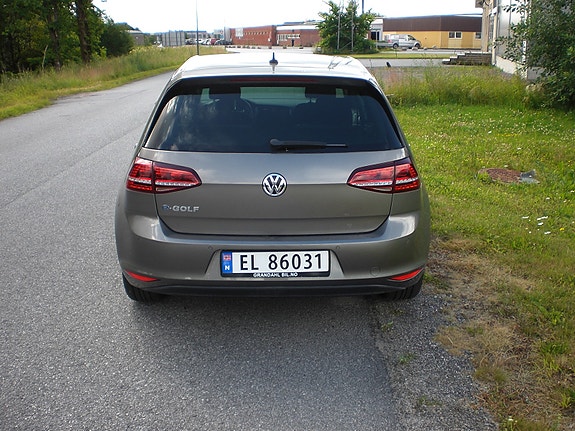 Volkswagen e-Golf VII 7 of 19