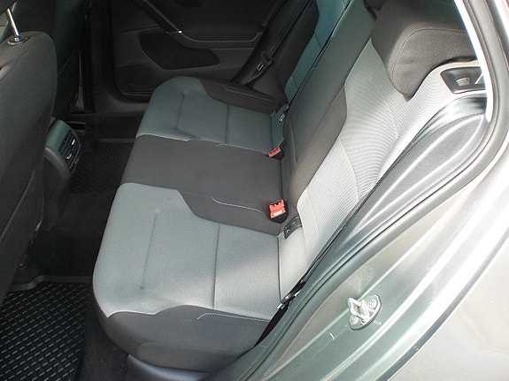 Volkswagen e-Golf VII 12 of 19
