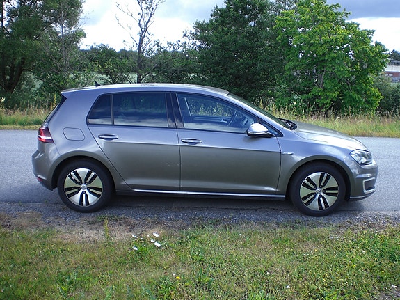 Volkswagen e-Golf VII 5 of 19