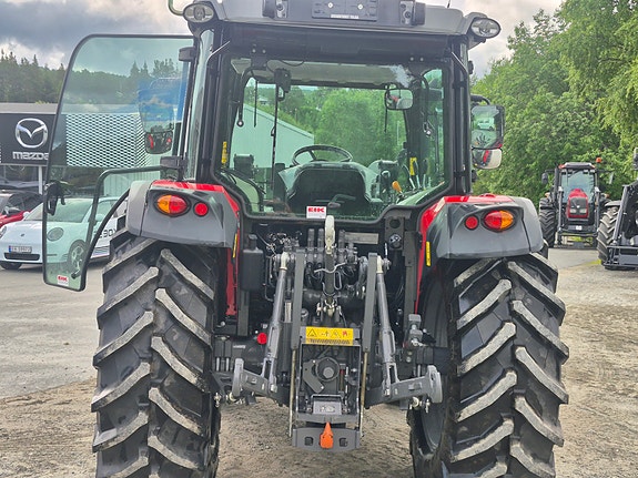 Massey Ferguson 4708 M Dyna 2 4 of 5