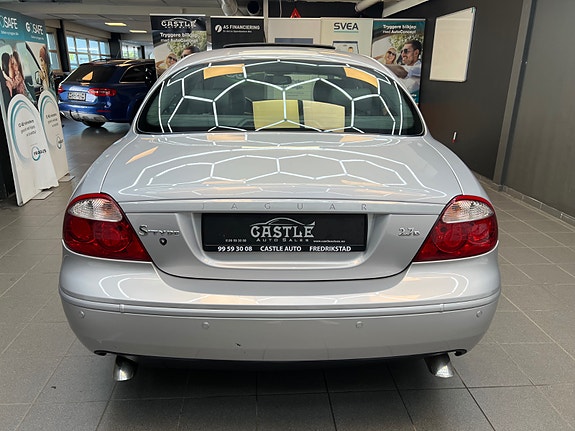 Jaguar S-TYPE 5 of 5