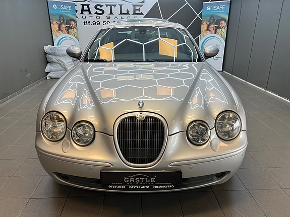 Jaguar S-TYPE 2 of 5