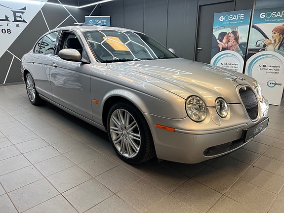 Jaguar S-TYPE 3 of 5