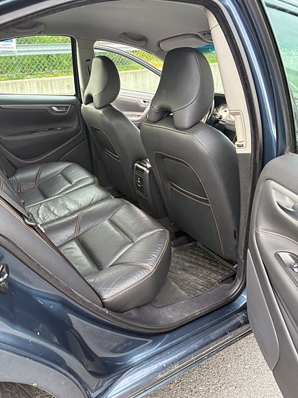 Volvo S60 30 of 30