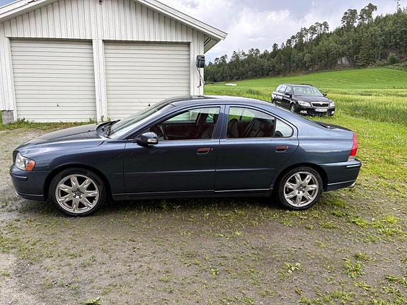 Volvo S60 2 of 30