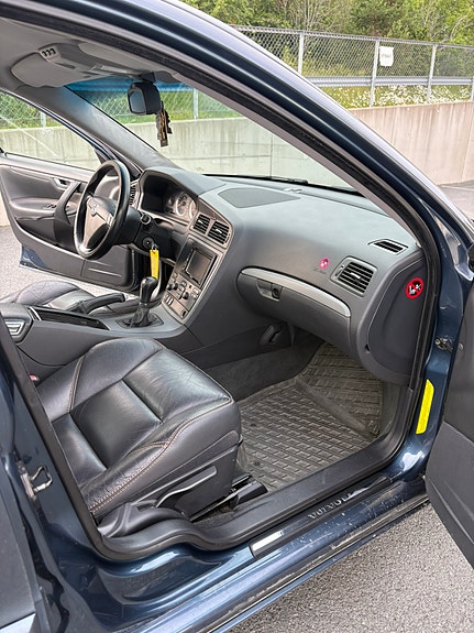 Volvo S60 27 of 30