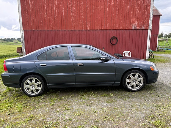 Volvo S60 7 of 30