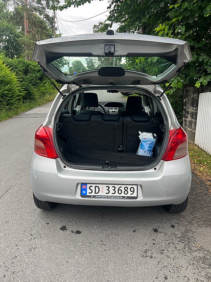 Toyota Yaris 5 of 5