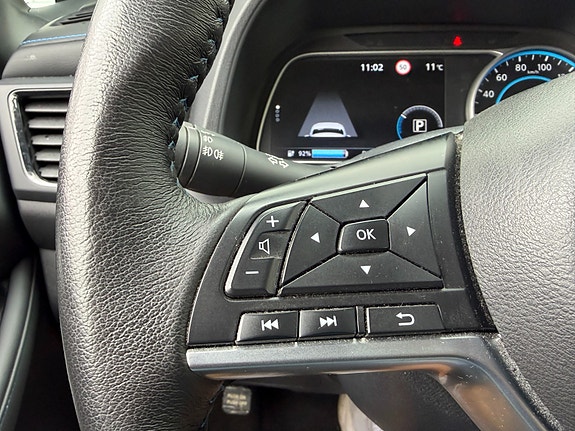 Nissan Leaf 8 of 23
