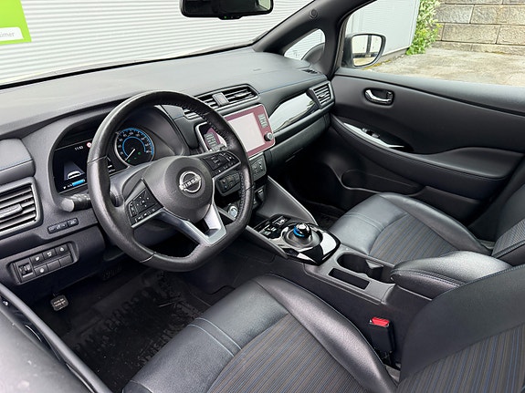 Nissan Leaf 5 of 23