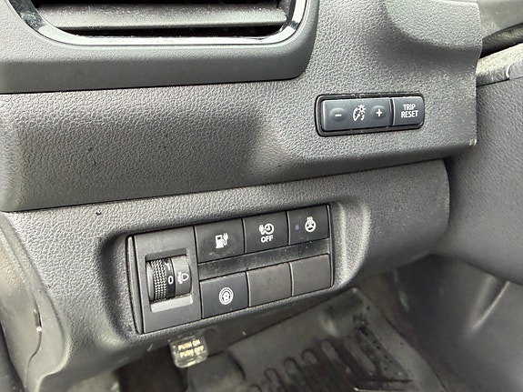 Nissan Leaf 6 of 23