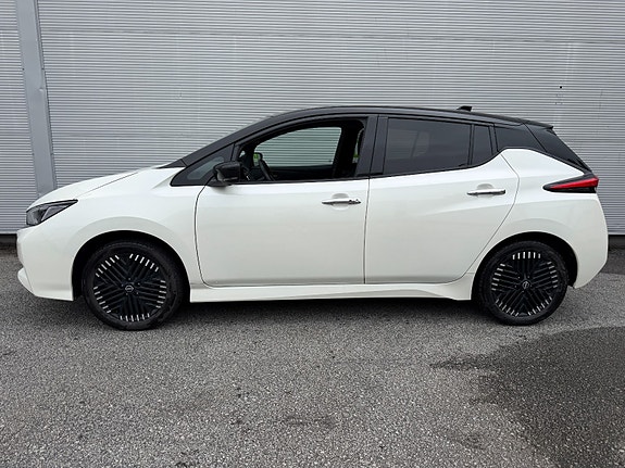 Nissan Leaf 2 of 23