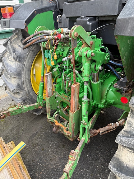 John Deere 6210 SE 4 of 5