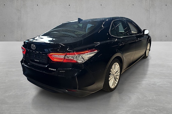 Toyota Camry 5 of 5