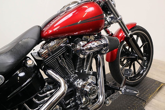 Harley-Davidson Breakout 5 of 5