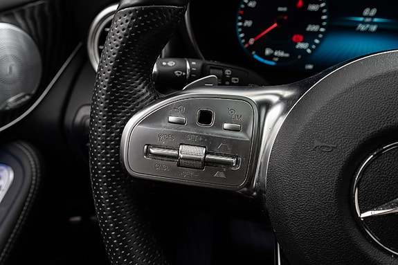 Mercedes-Benz GLC300 e 22 of 30