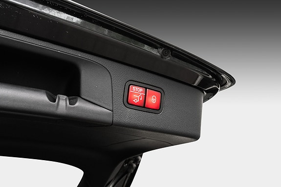 Mercedes-Benz GLC300 e 19 of 30