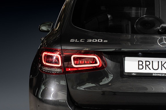 Mercedes-Benz GLC300 e 8 of 30