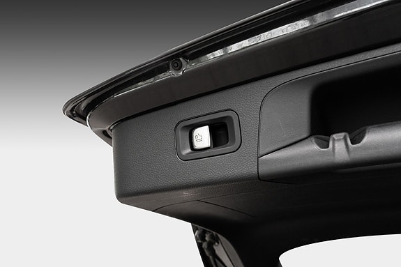 Mercedes-Benz GLC300 e 20 of 30