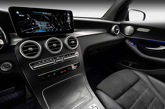 Mercedes-Benz GLC300 e 25 of 30