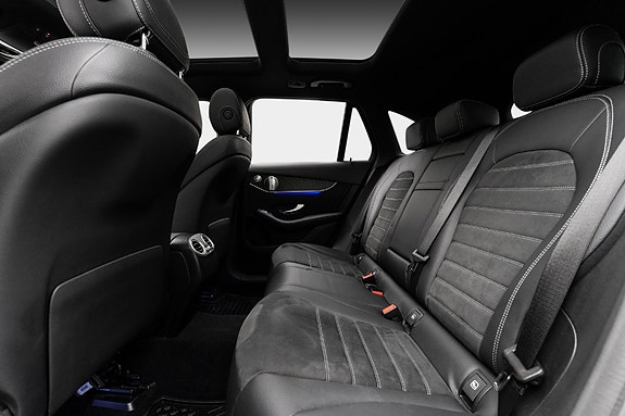 Mercedes-Benz GLC300 e 17 of 30