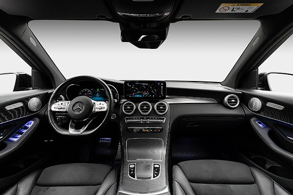 Mercedes-Benz GLC300 e 12 of 30