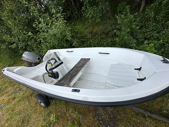 Enkel og liten lettbåt selges 4 of 5