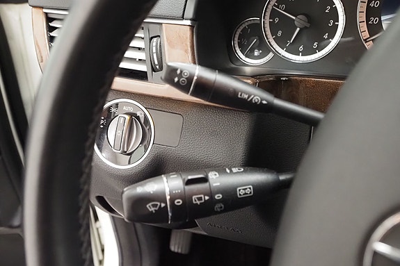 Mercedes-Benz E250 15 of 21