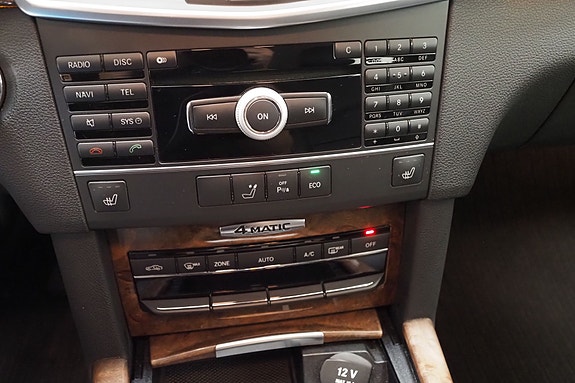 Mercedes-Benz E250 16 of 21
