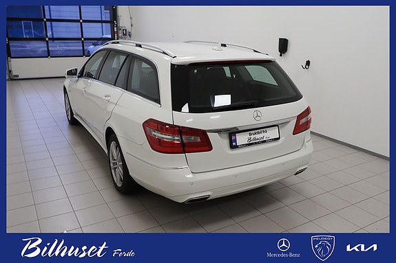 Mercedes-Benz E250 2 of 21