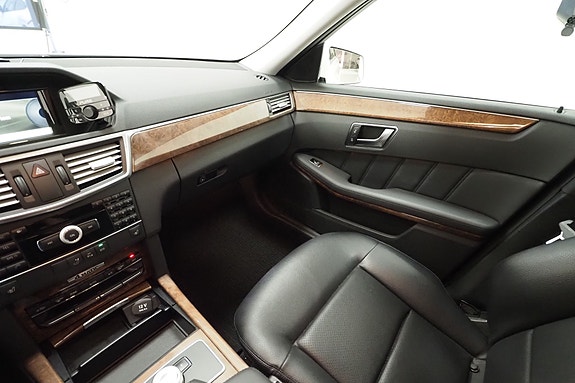 Mercedes-Benz E250 21 of 21