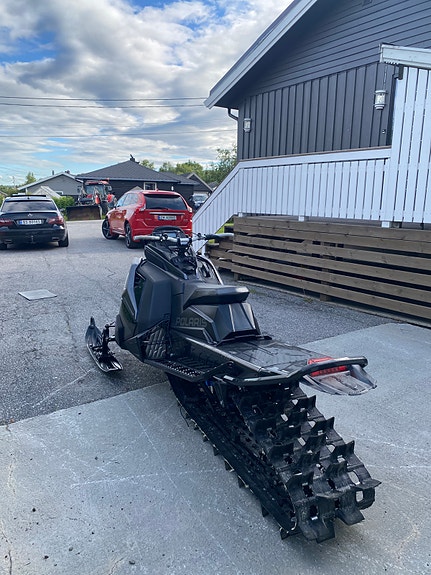 Polaris 850 RMK Khaos 146 Slash 3 of 5