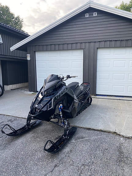 Polaris 850 RMK Khaos 146 Slash 2 of 5