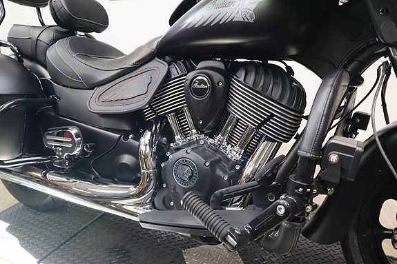INDIAN Chieftain Dark Horse 4 of 5