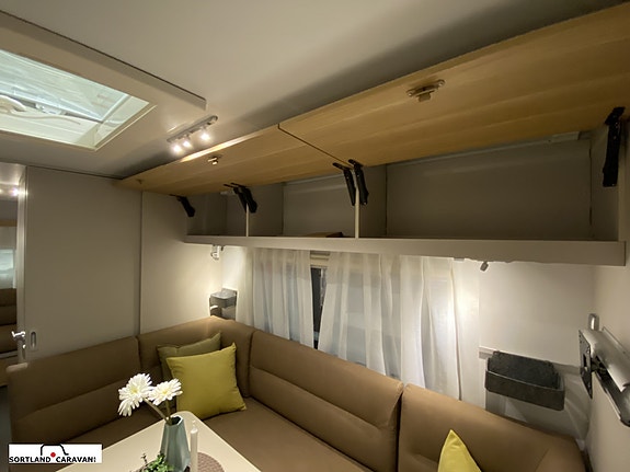 Adria Adora 673 PK 21 of 30