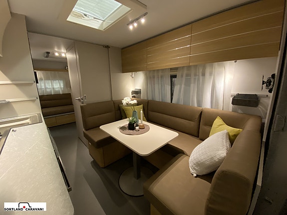 Adria Adora 673 PK 20 of 30