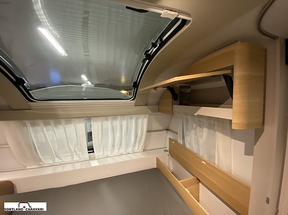 Adria Adora 673 PK 17 of 30