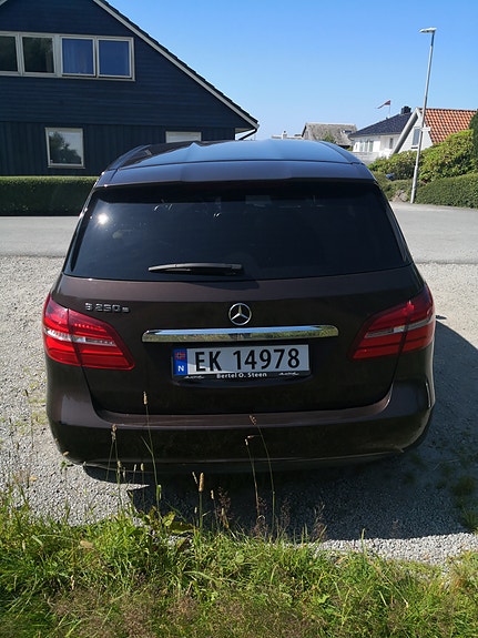 Mercedes-Benz B250 e 6 of 13